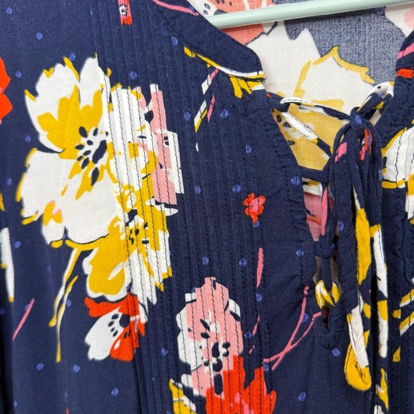 Old Navy Floral Women's Blouse - Multicolor Size XL GUC - Picture 2 of 6